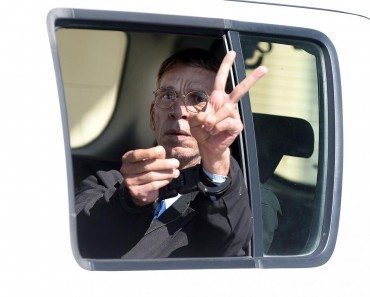 EgyptAir Hijacker Makes Victory Sign While Going to Jail for 8 Days’ Detention