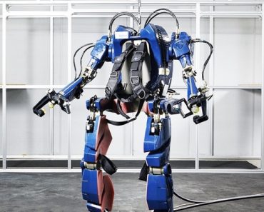 Hyundai Reveals Prototype “Iron Man” Suits [VIDEO]