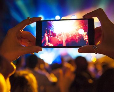 More Artists Banning Cellphones at Events