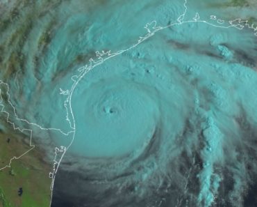 Hurricane Harvey Causes Panic on Texas Coast